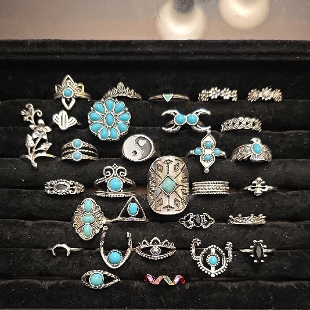 Lot of 30pcs fashion rings - Picture 1 of 3